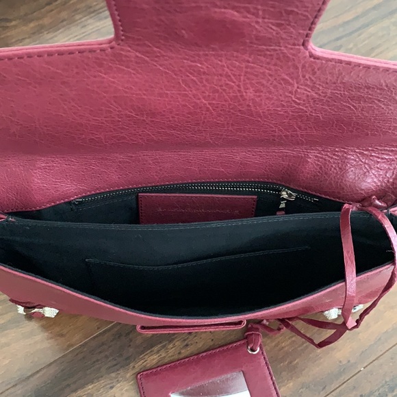 Balenciaga city clutch in burgundy - Picture 2 of 4